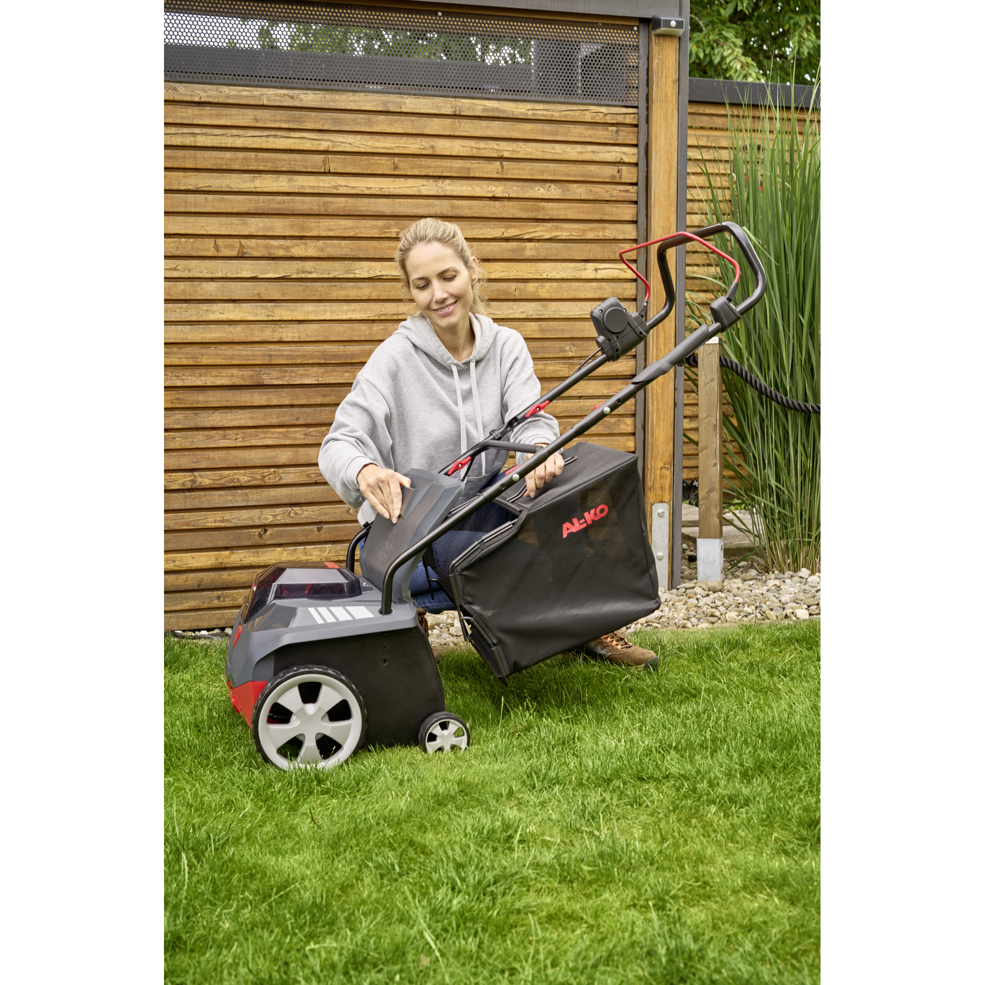 Akku-Vertikutierer '38.6 Li Combi Care' 18/36 V ohne Akku und Ladegerät bis 400 m²