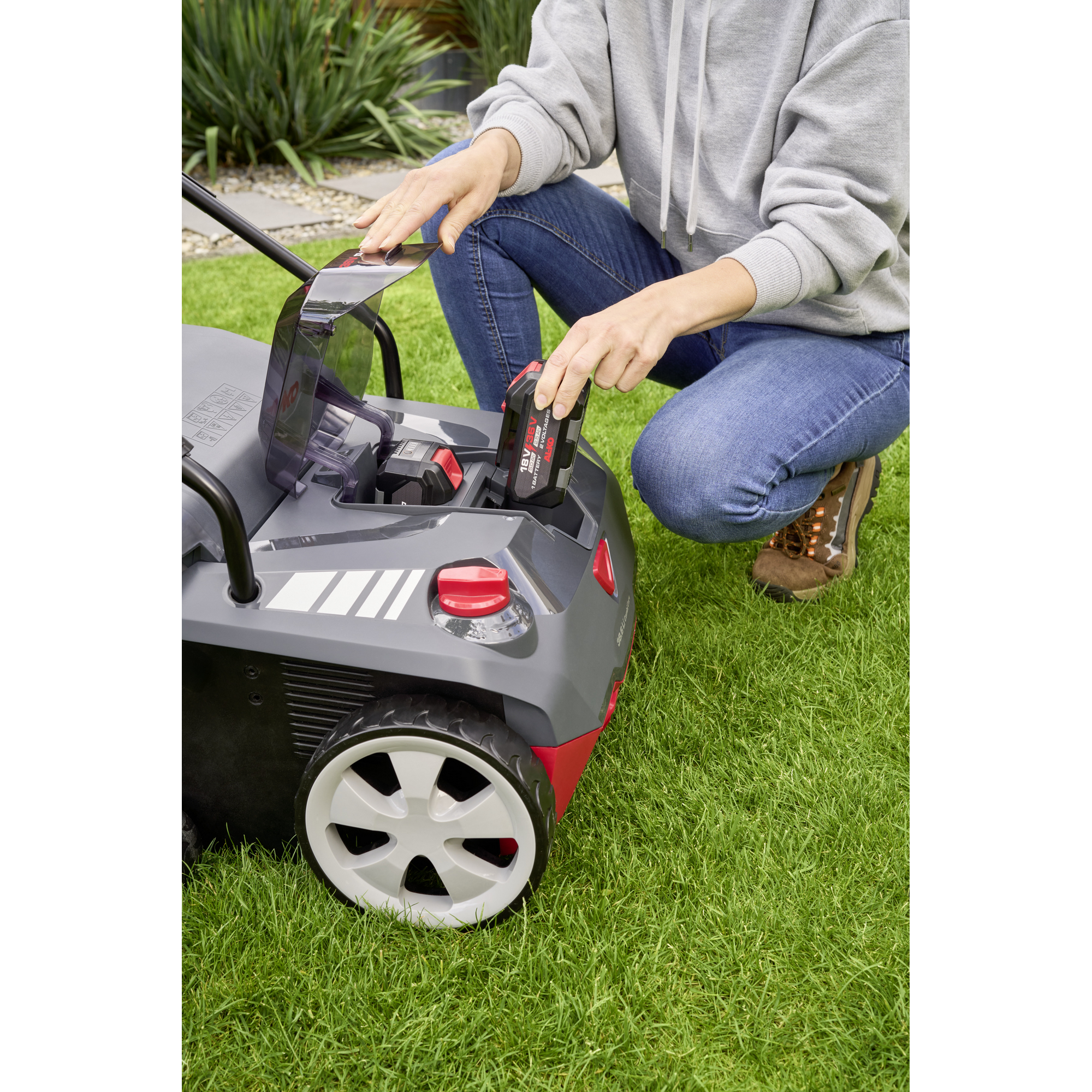 Akku-Vertikutierer '38.6 Li Combi Care' 18/36 V mit Akku und Ladegerät bis 400 m²