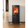 Kaminofen 'Aduro 9.8' mit Feuer im Raum.