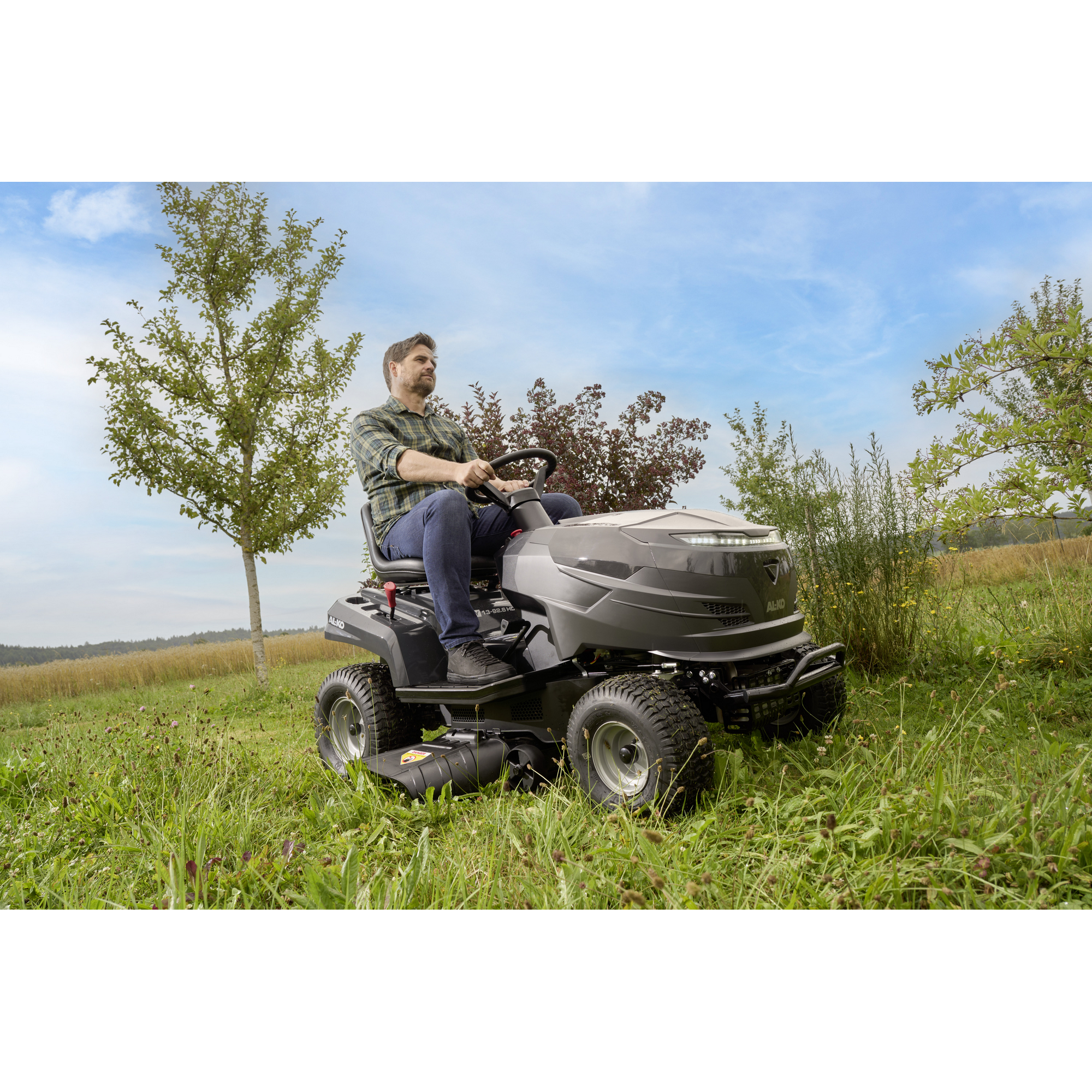 Benzin-Rasentraktor 'Comfort 14-92.6 HDS-A' Hydrostatgetriebe 92 cm Schnittbreite