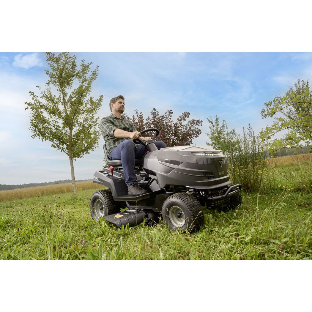 Benzin-Rasentraktor 'Comfort 14-92.6 HDS-A' Hydrostatgetriebe 92 cm Schnittbreite