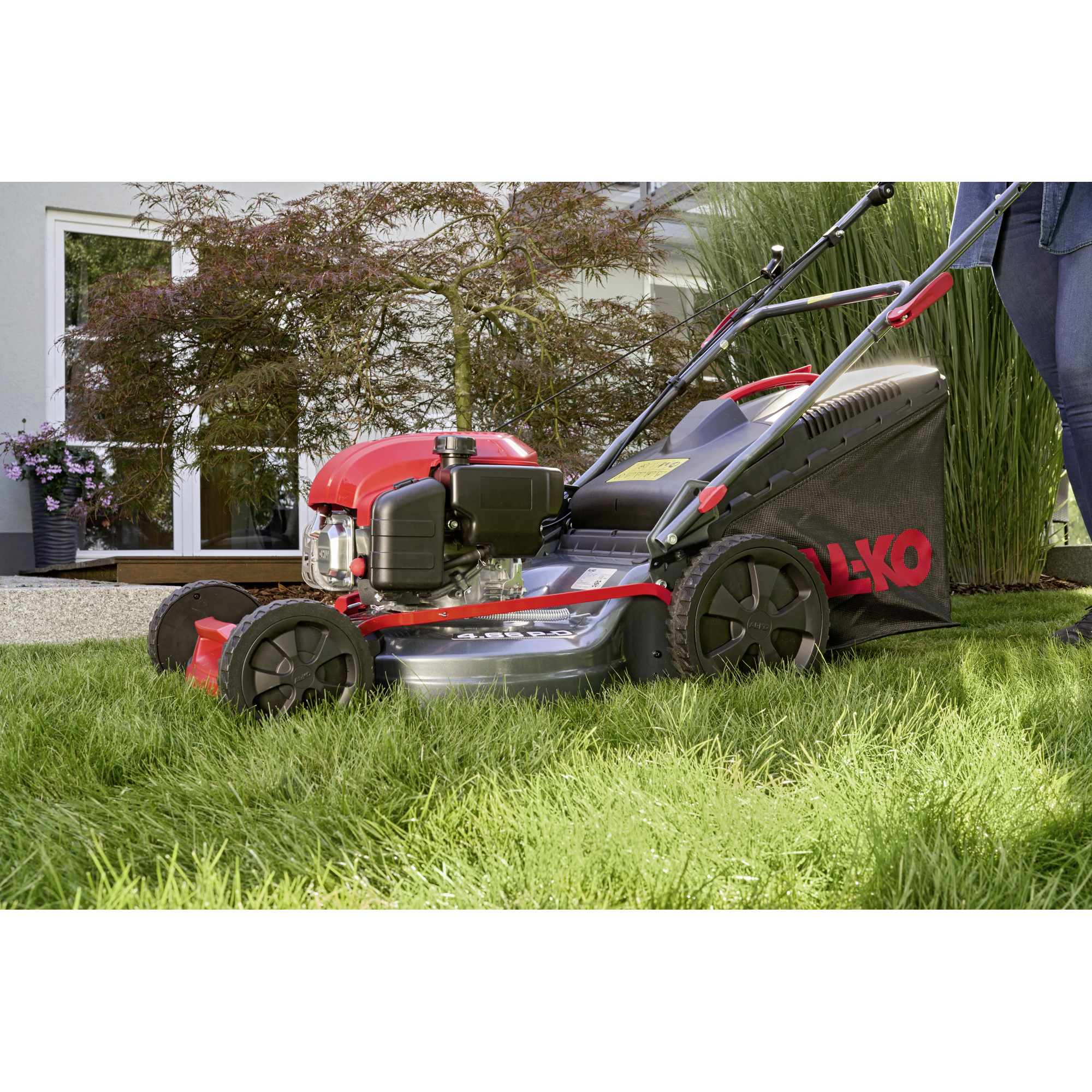 Benzin-Rasenmäher 'Easy 4.66 P-D' 1,9 kW 4-in-1 System bis 1200 m²