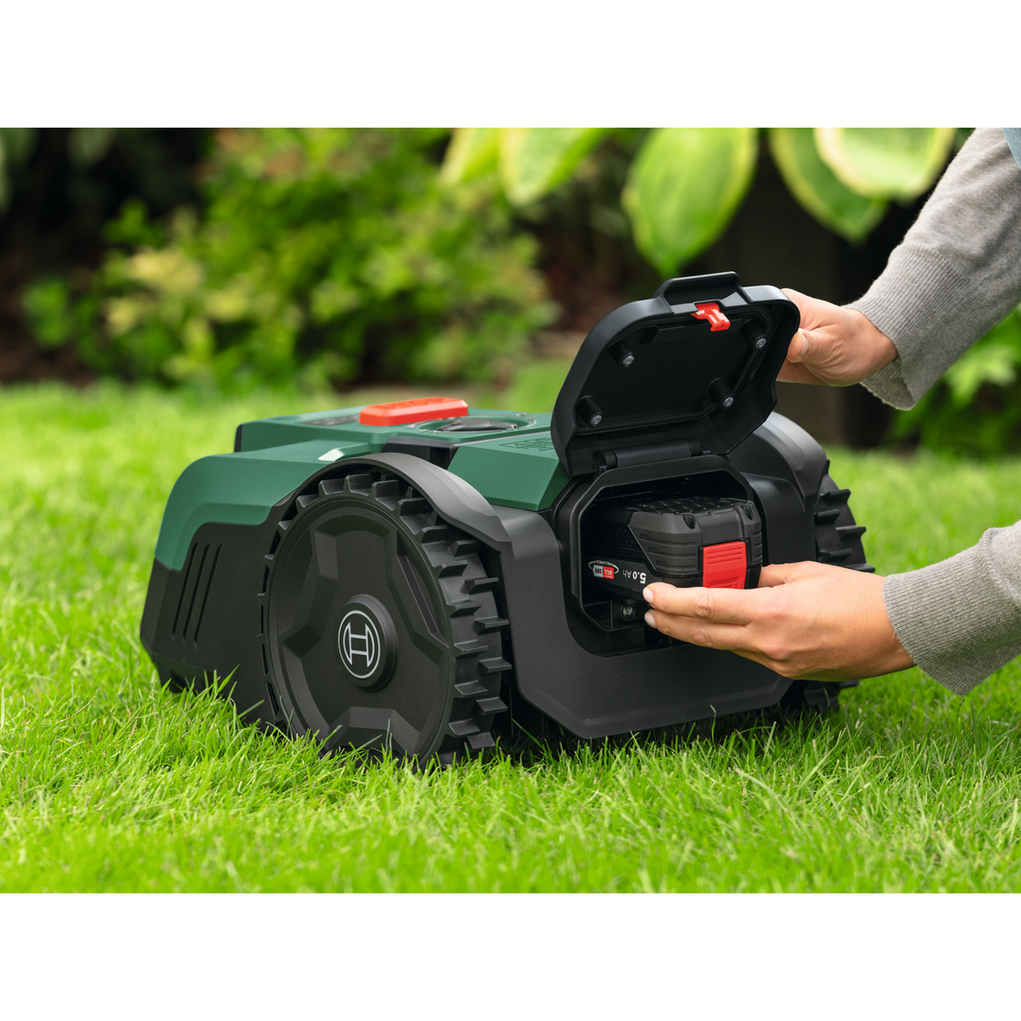 Mähroboter 'Visimow' bis 200 m² mit Akku und Ladegerät