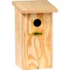 Dobar Nistkasten aus Holz mit Einflugloch.