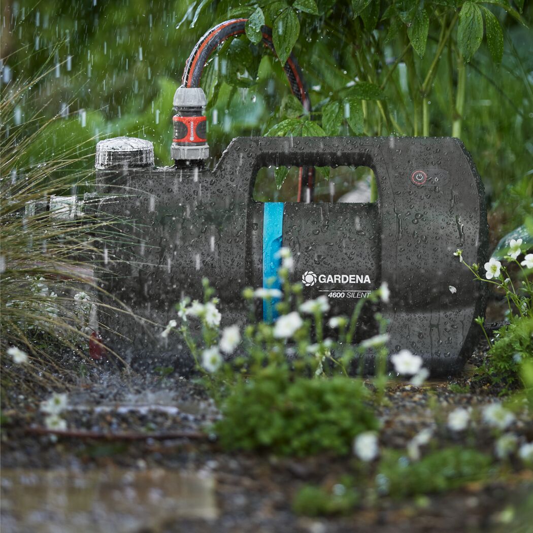 Gardena Haus- und Gartenautomat '4600 Silent' bei Regen.