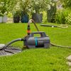 Gardena Gartenpumpe '5200 Silent' bewässert grünen Rasen