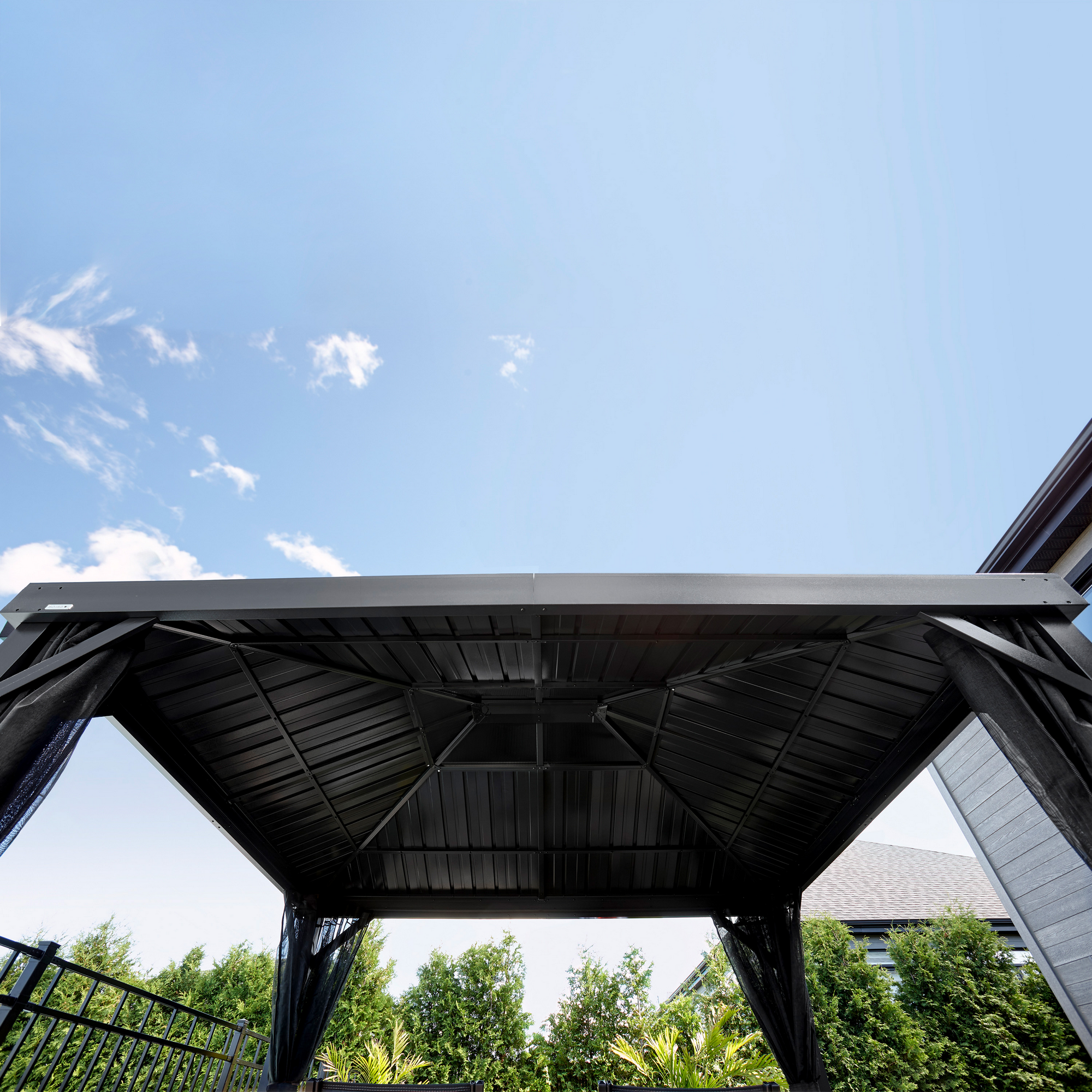 Pavillon 'Kiruna 1012' anthrazit 363 x 298 x 298 cm, mit Moskitonetz