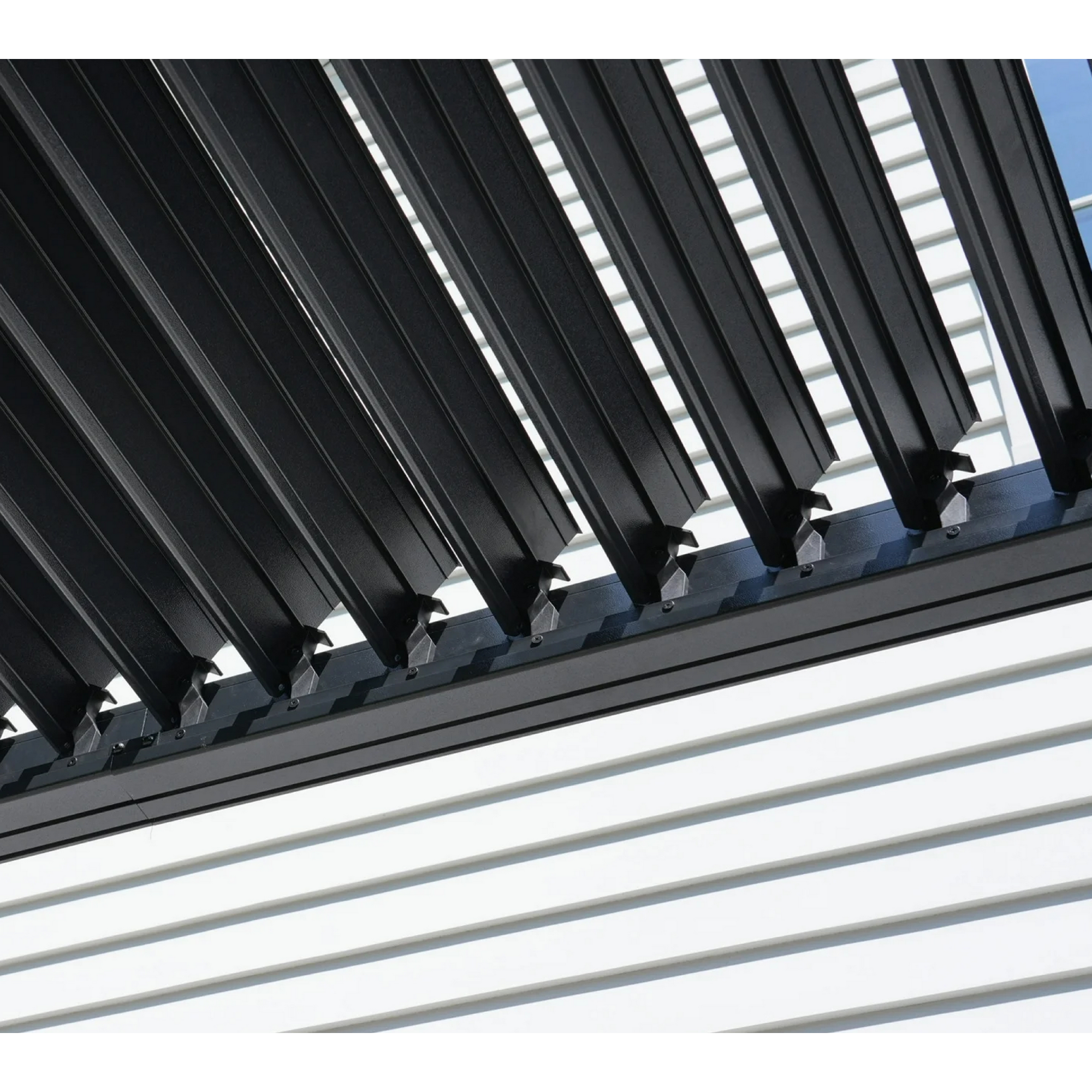 Terrassenüberdachung 'Hana 1013' schwarz mit verstellbaren Lamellen 399 x 305 x 270 cm