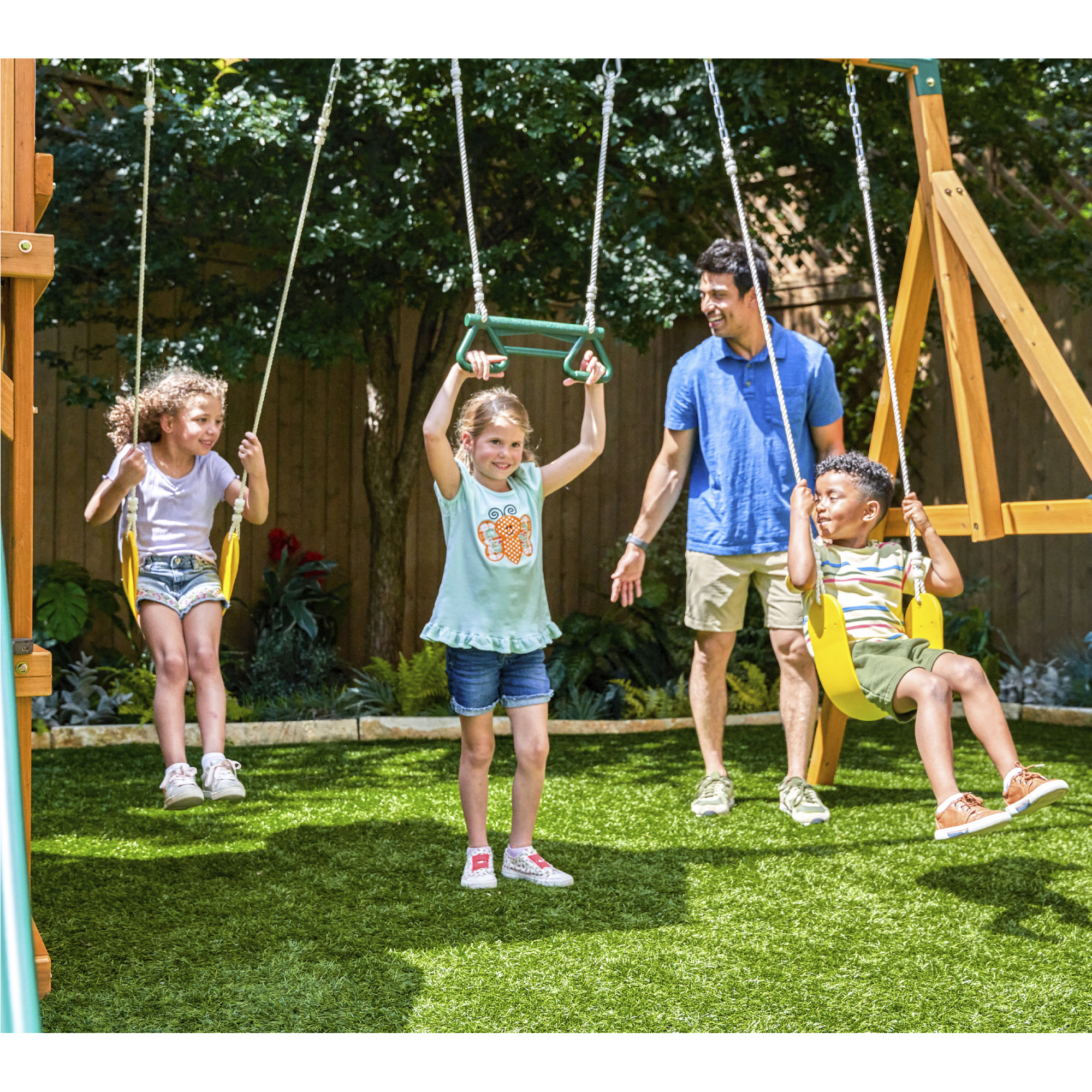 Spielturm 'Bolzo' FSC®‑zertifiziertes Spießtannenholz natur 692 x 285 x 347 cm mit Rutschen und Schaukel