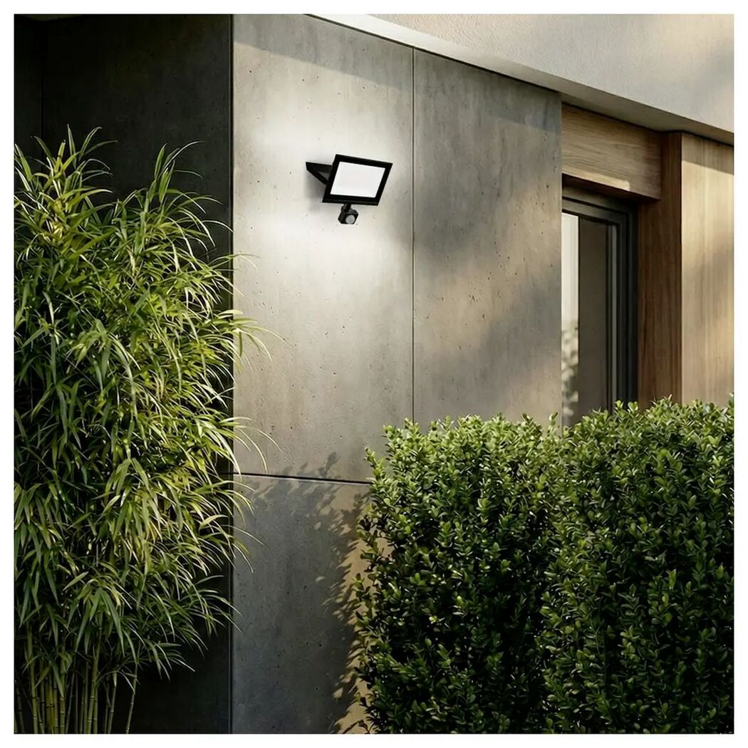 LED-Außenwandstrahler mit Bewegungssensor 4500 lm IP 65 17 x 21 x 4 cm
