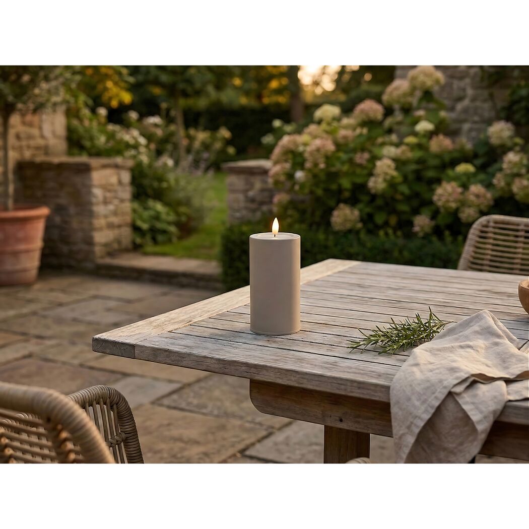 LED-Outdoorkerze 'Niumi' Metall hellgrau Ø 8 x 15 cm