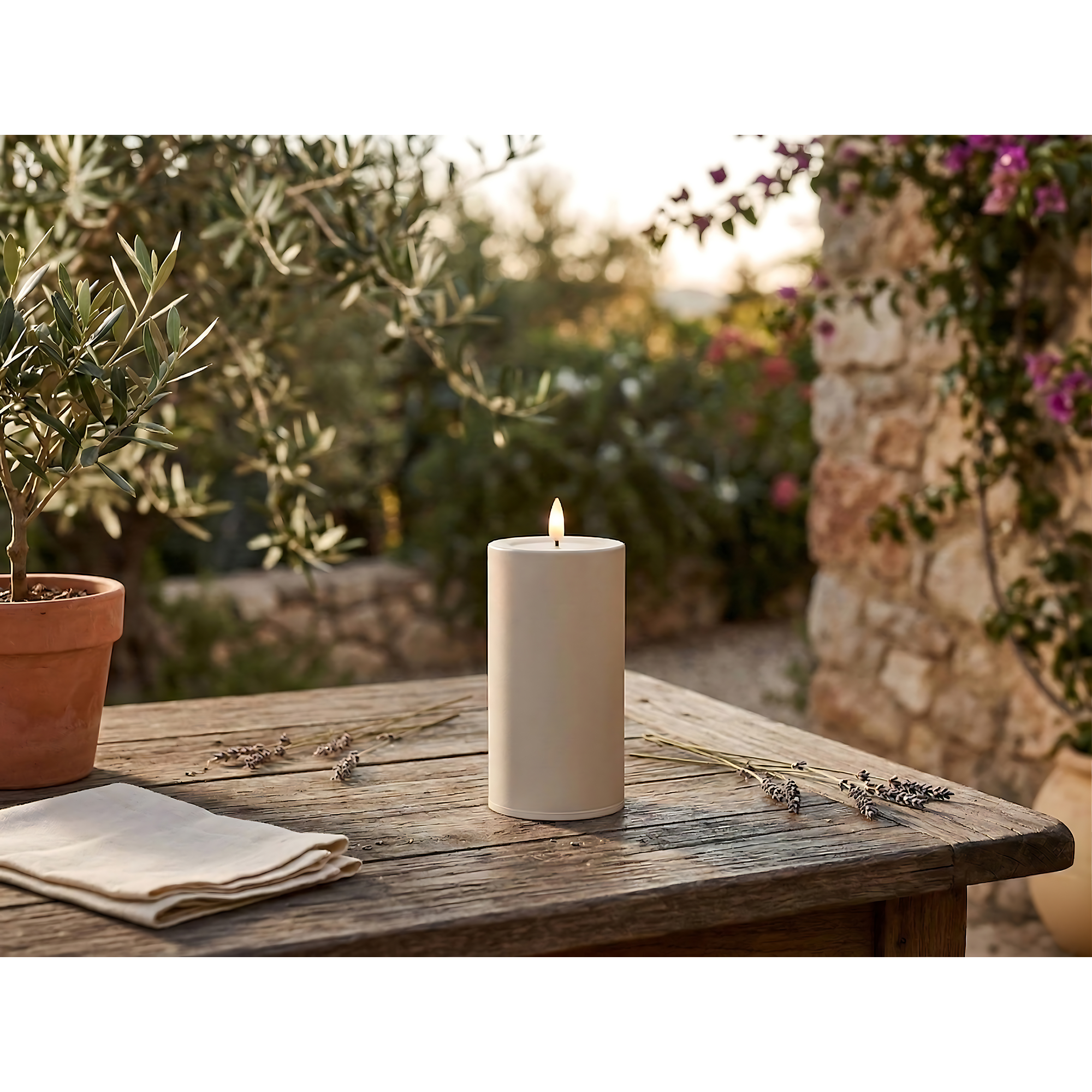 LED-Outdoorkerze 'Niumi' Metall cremefarben Ø 8 x 15 cm