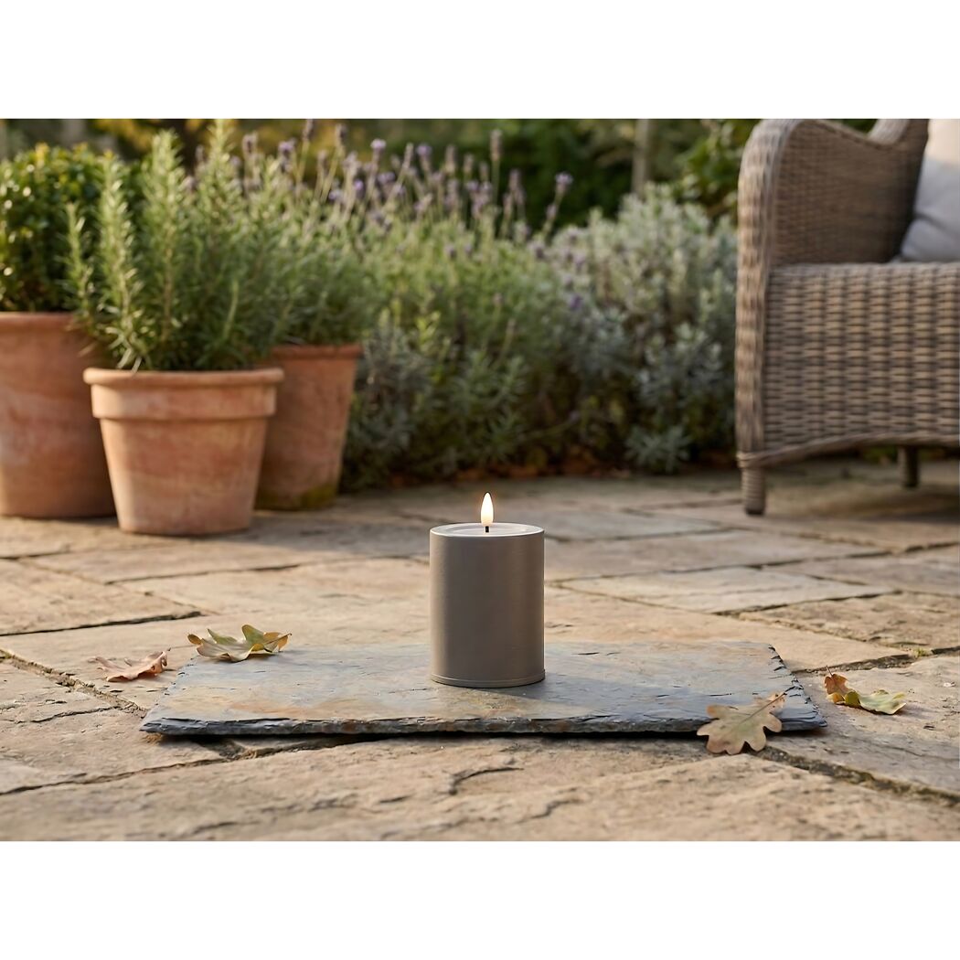 LED-Outdoorkerze 'Niumi' Metall greige Ø 8 x 10 cm
