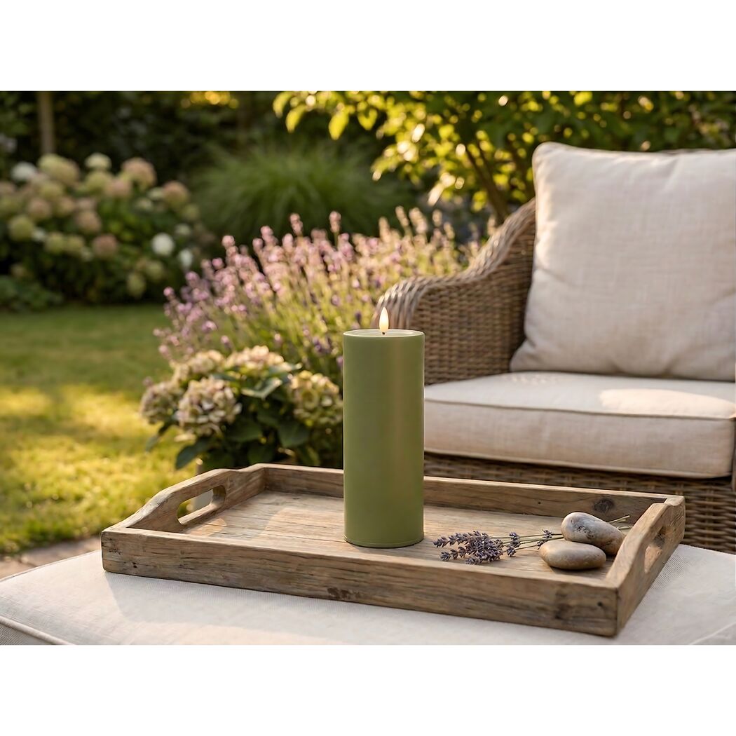 LED-Outdoorkerze 'Niumi' Metall salbeifarben Ø 8 x 20 cm