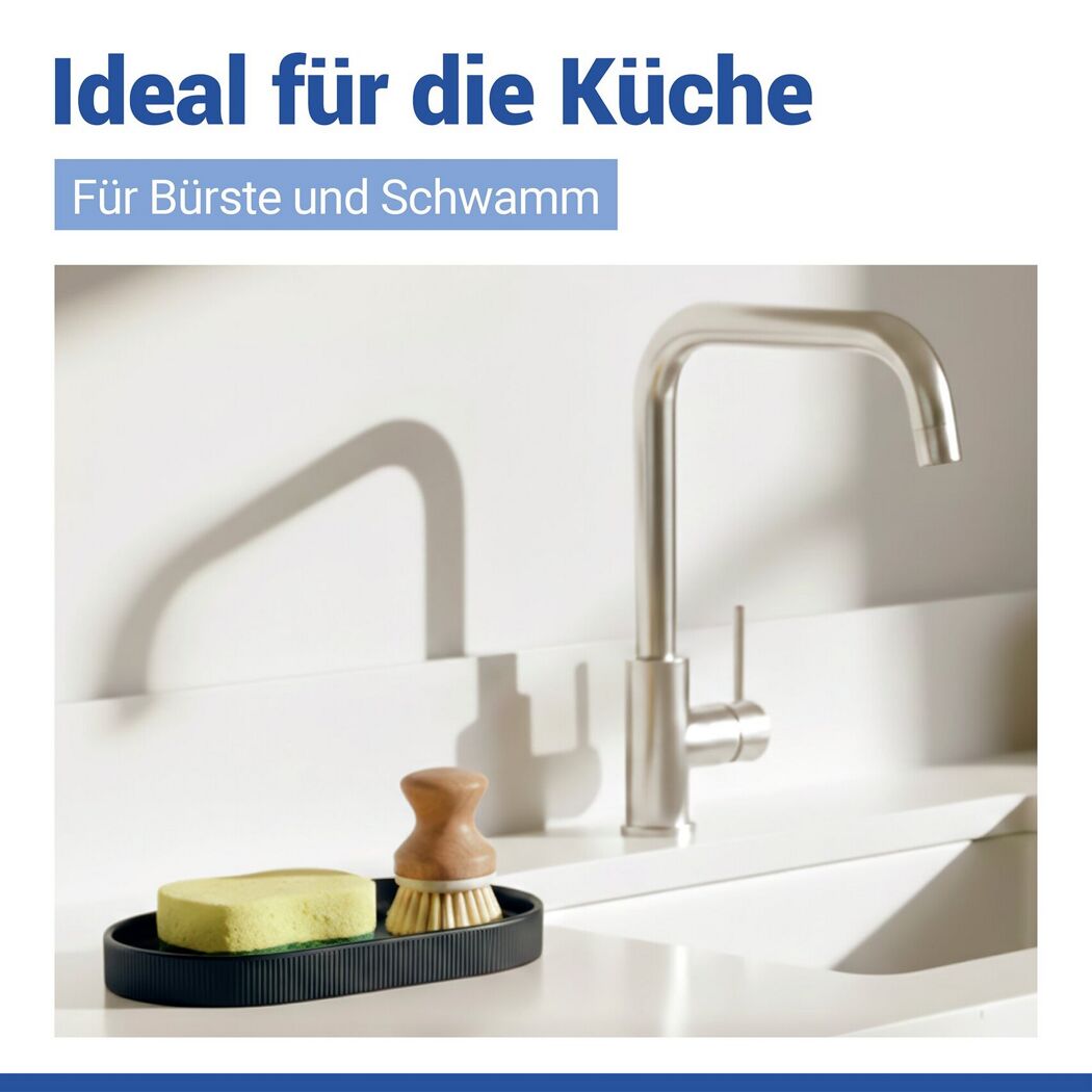 Ablageschale Fablo schwarz mit Bürste und Schwamm an Küchenspüle.