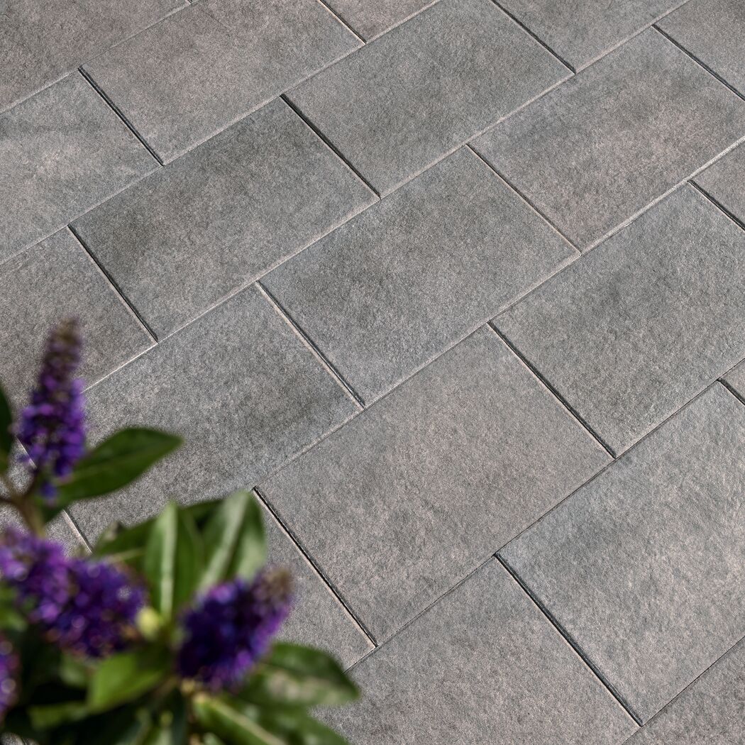 Terrassenplatte 'T-Court Shade' basaltfarben 60 x 40 x 4 cm