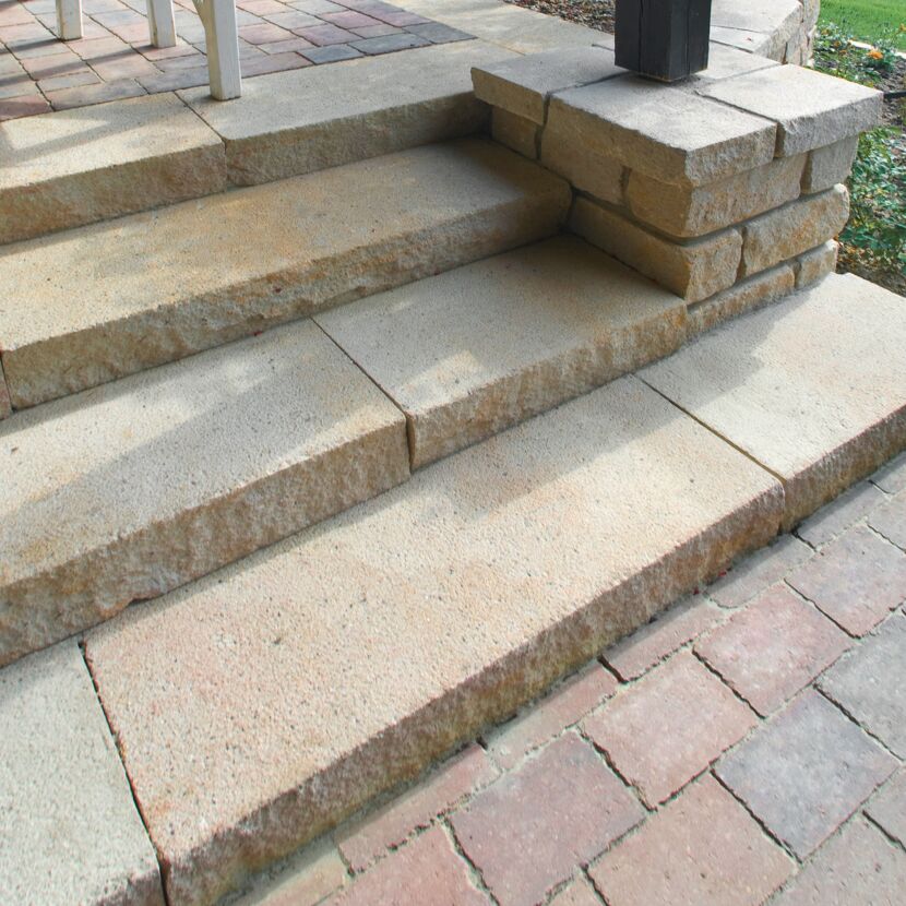 Blockstufe 'T-Stair Quarry' sandsteinfarben