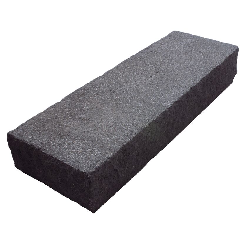 Schwarze Blockstufe 'T-Stair Quarry'