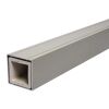 Grauer Zaunpfosten aus Aluminium und Kunststoff