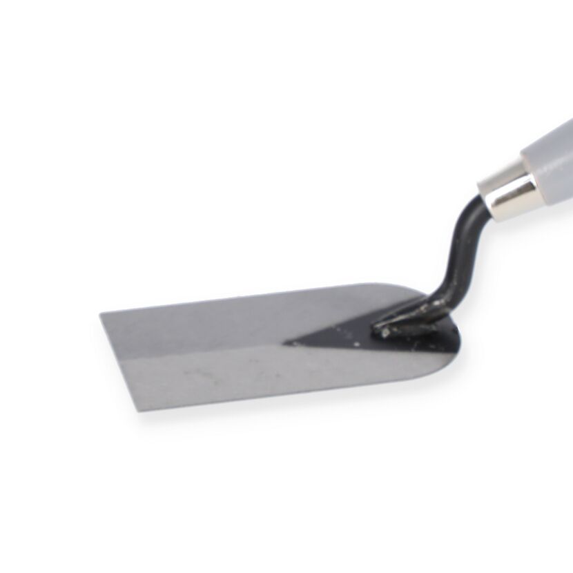 Gipserspachtel mit grauem Griff