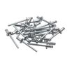 Eine Handvoll Blindnieten aus Aluminium.