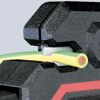 Abisolierzange trennt Isolierung von Kabel