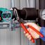 Person verwendet eine Knipex Wasserpumpenzange.