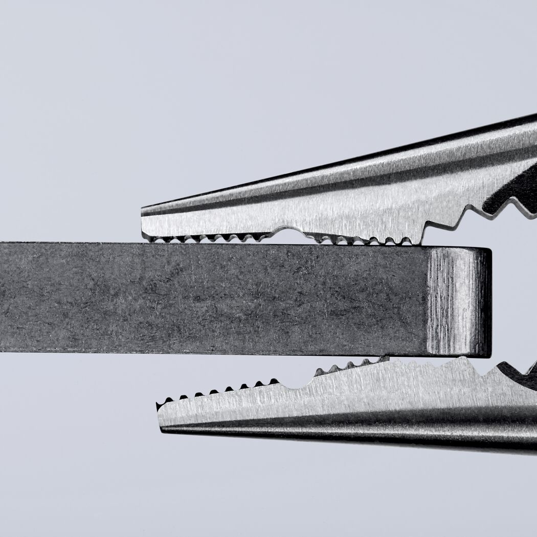 Spitz-Kombizange schwarz atramentiert 145 mm