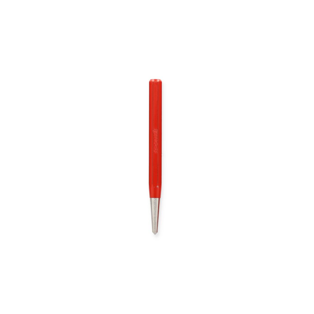 Roter Körner mit Metallspitze