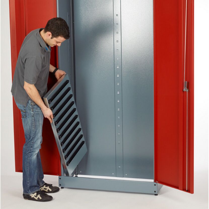 Materialschrank rot