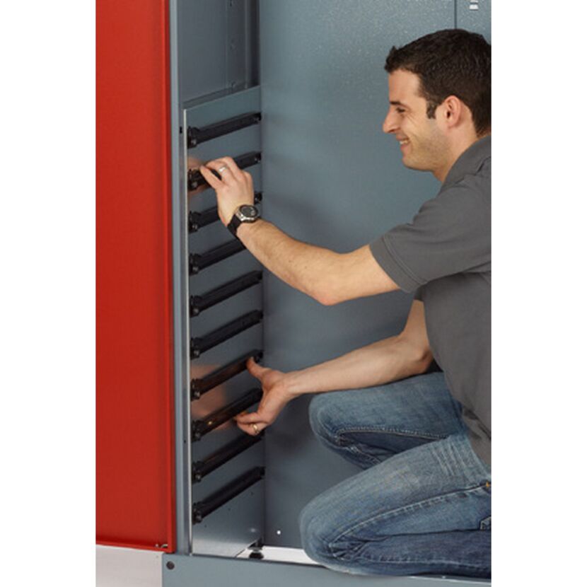 Materialschrank rot