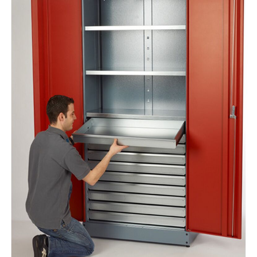 Materialschrank rot