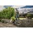 Person transportiert Topfpflanze mit Transportkarre TS 2500