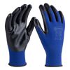Ein Paar blaue Arbeitshandschuhe