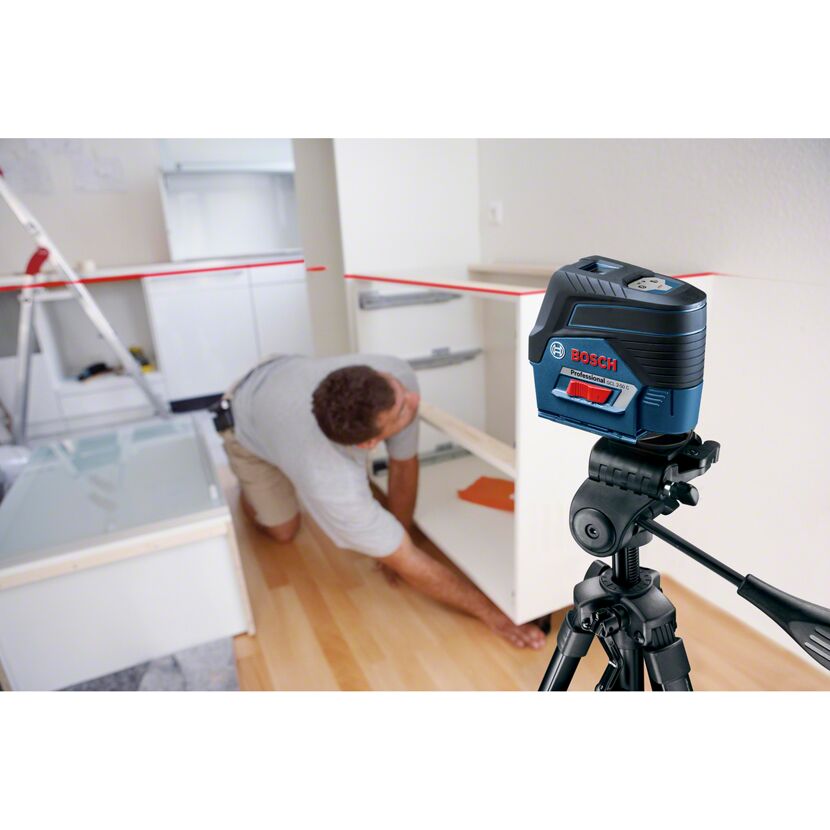 Bosch Kreuzlinienlaser auf einem Stativ