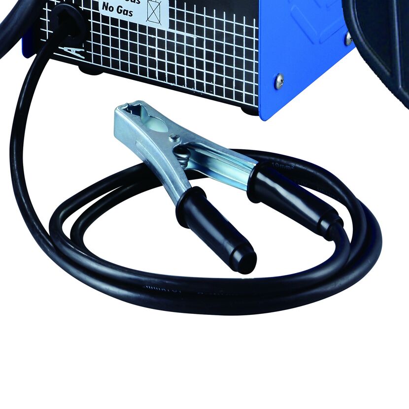 Schweißgerät mit Kabel und Klemme