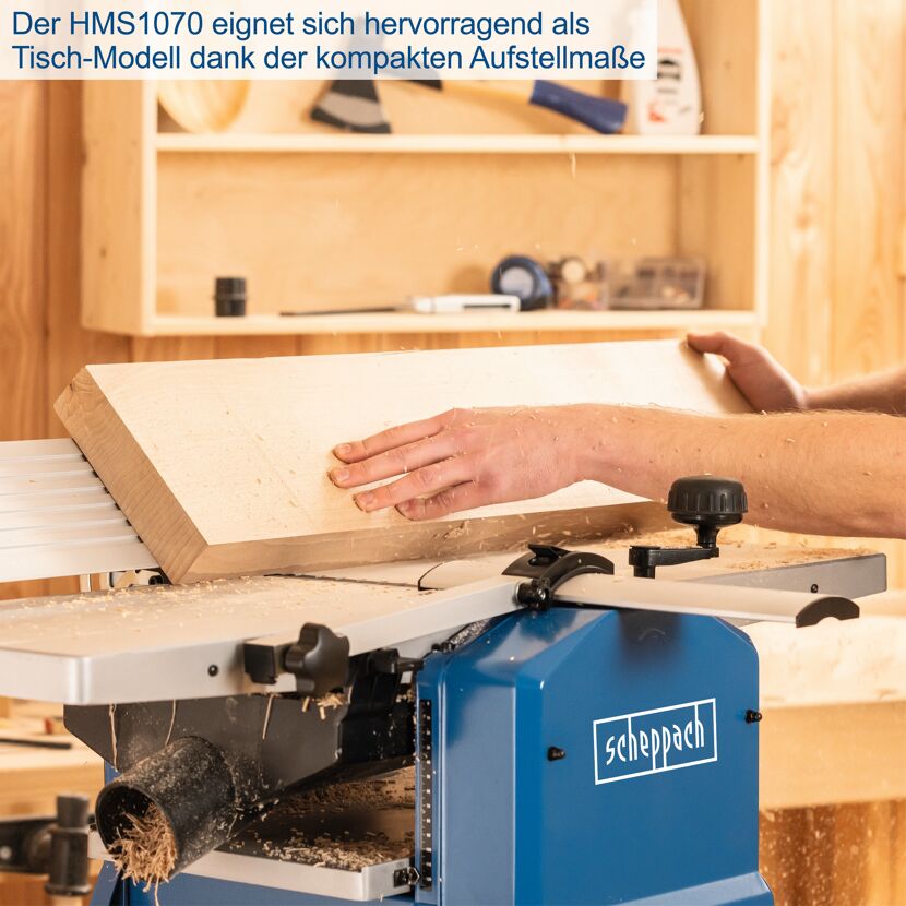Person bearbeitet Holz mit einer Hobelmaschine von Scheppach.