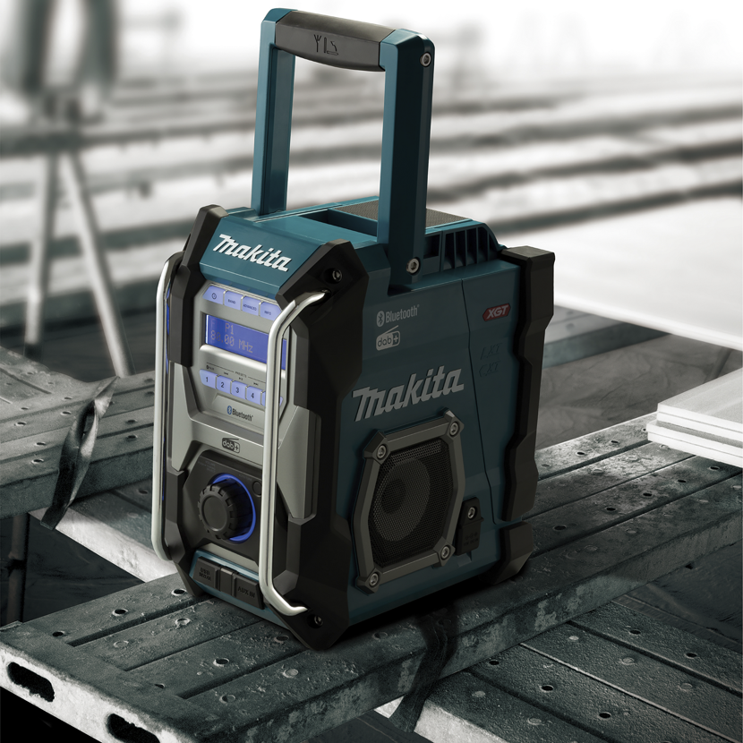 Makita Baustellenradio auf Metallträger