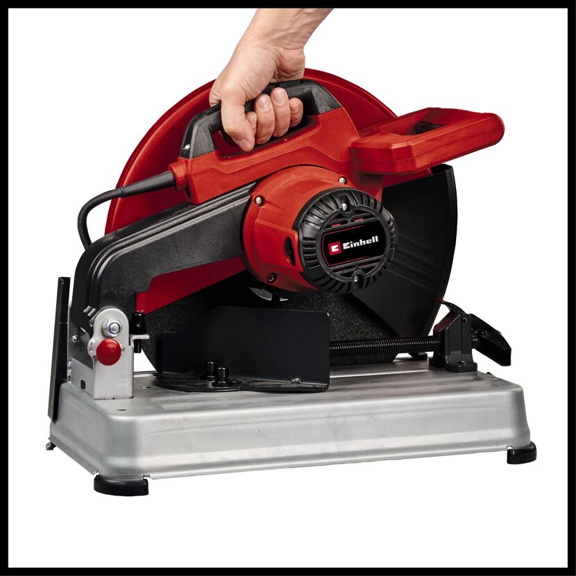 Person hält eine Einhell Metalltrennsäge TC-MC 355.
