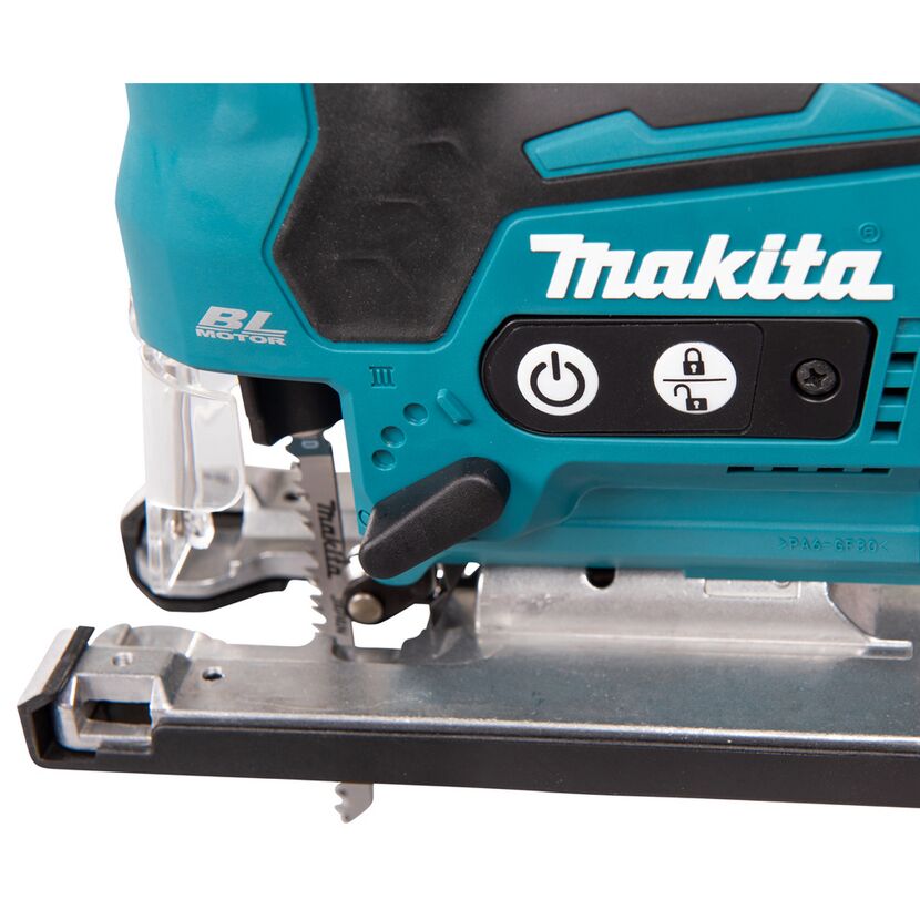 Makita Stichsäge mit Sägeblatt