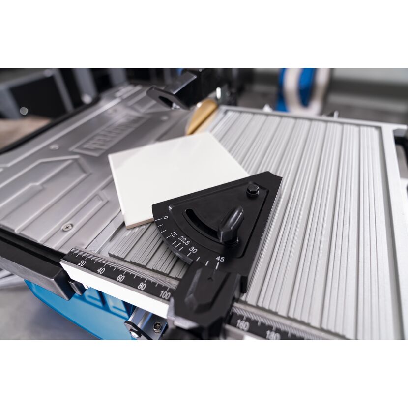 Fliesenschneider mit Winkel und Lineal