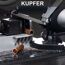 Metallbandsäge schneidet Kupferrohr