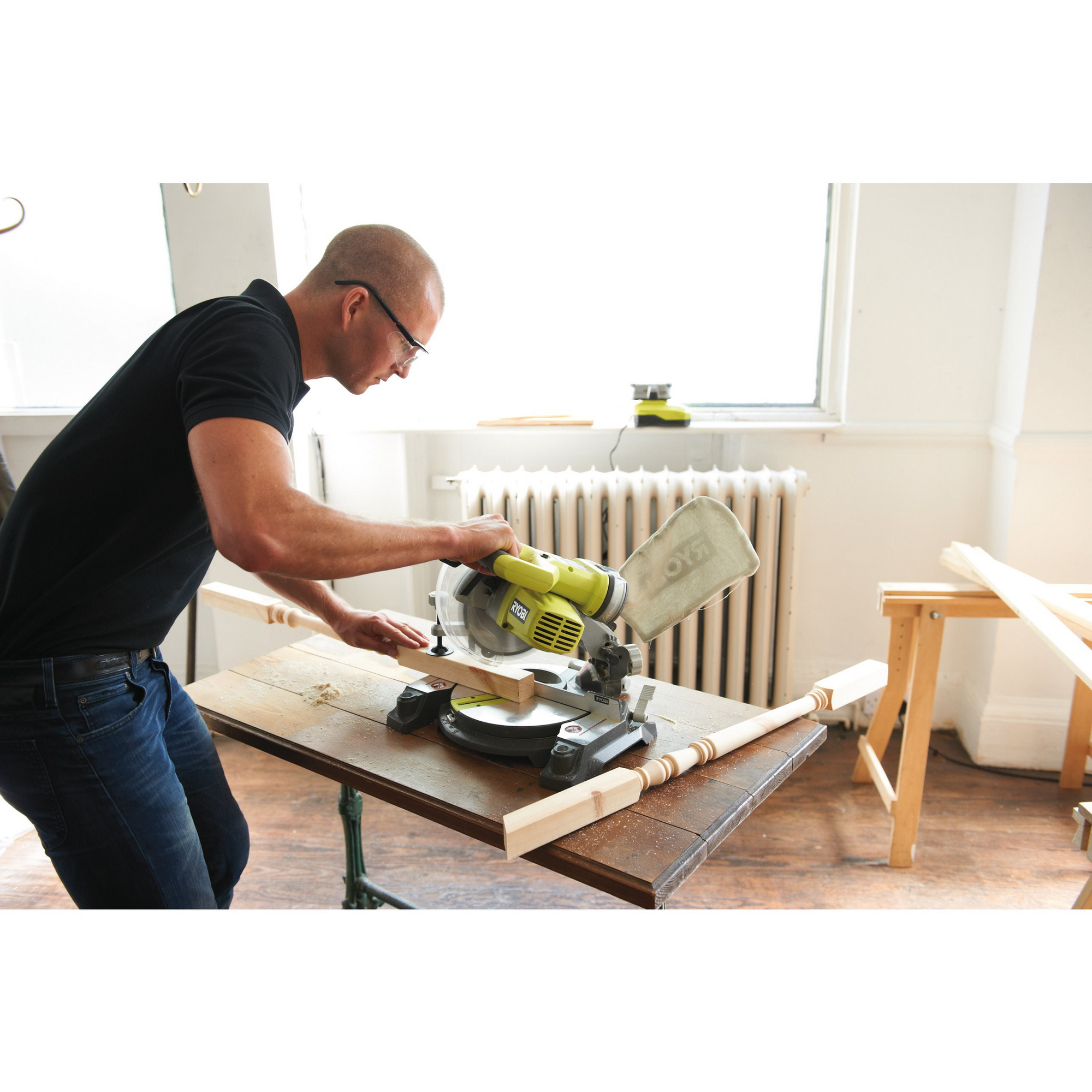 Akku-Kapp- und Gehrungssäge 'ONE+ EMS190DCL' 18 V ohne Akku