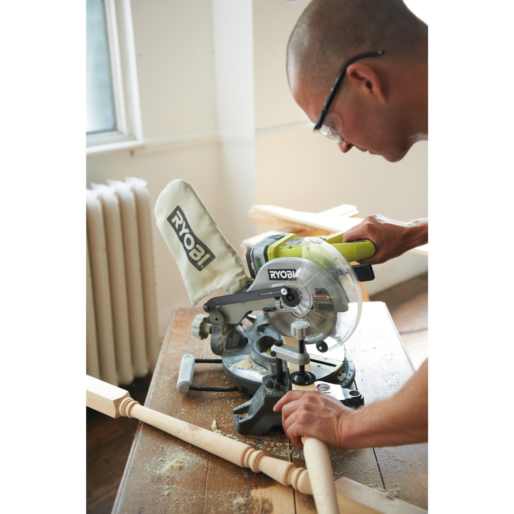 Akku-Kapp- und Gehrungssäge 'ONE+ EMS190DCL' 18 V ohne Akku