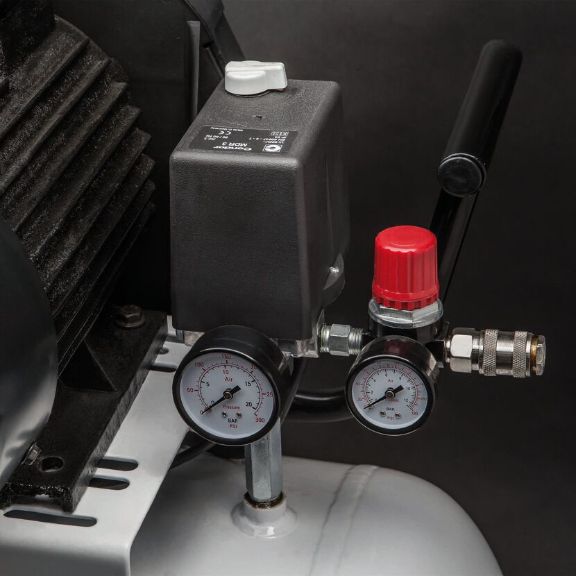 Druckluftkompressor mit Manometer