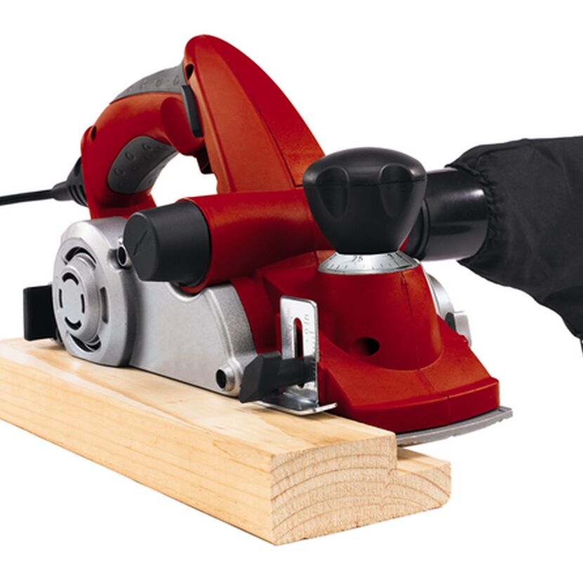 Elektrohobel TE-PL 850 auf Holz