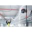Person verwendet Linienlaser GLL 3-80 C von Bosch Professional