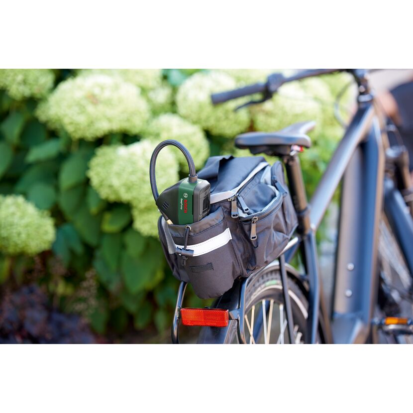 Bosch EasyPump in Fahrradtasche