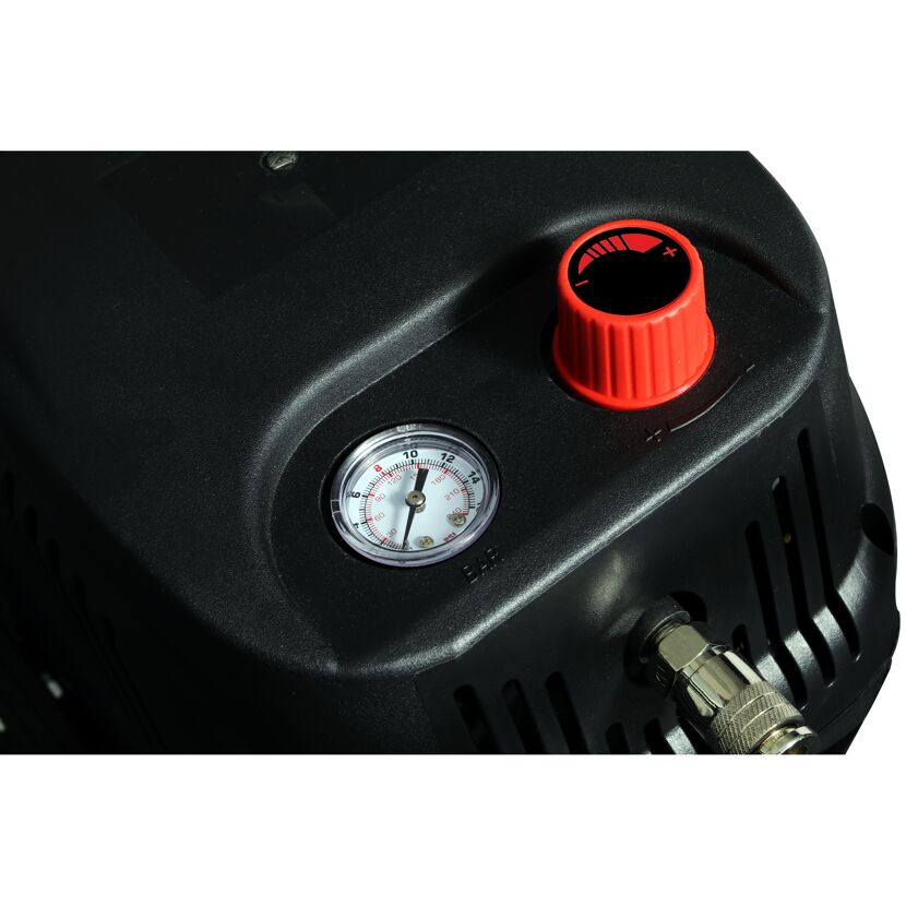 Druckregler und Manometer eines Kompressors