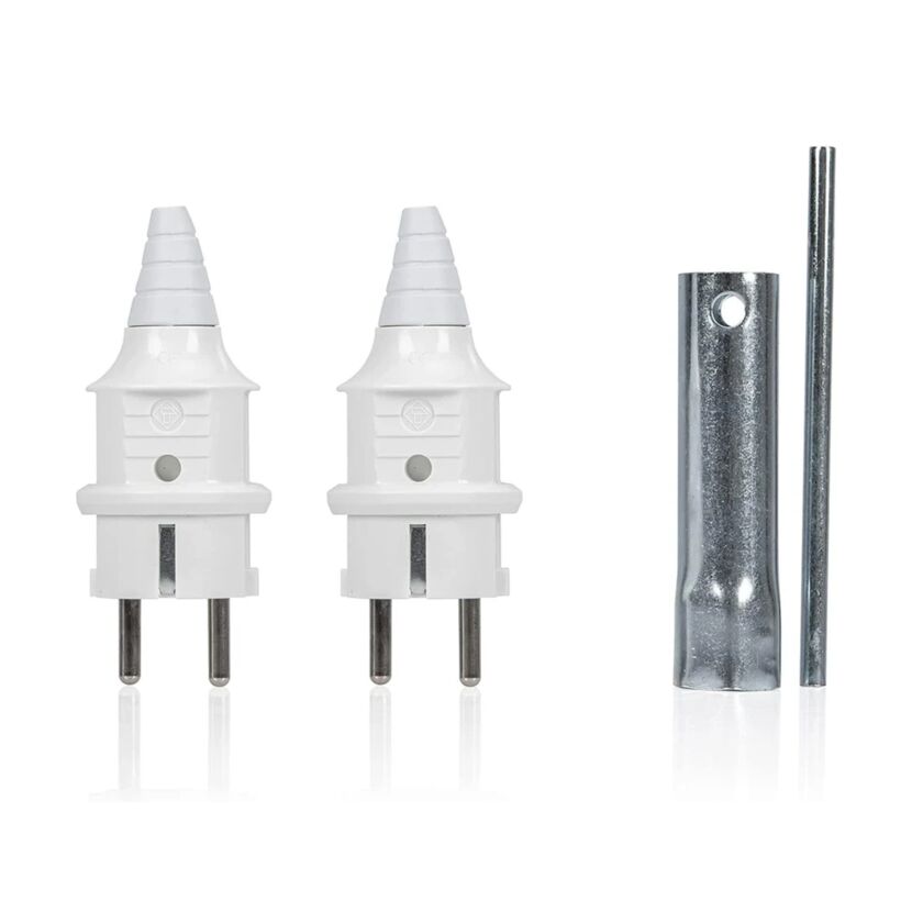 Zwei weiße Schuko-Stecker und Werkzeug